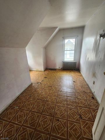638 E 25Th St, Paterson City, NJ 07504