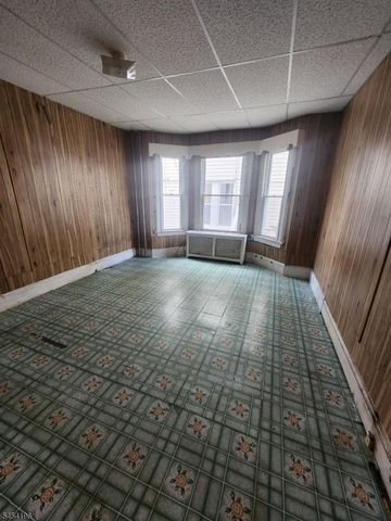 638 E 25Th St, Paterson City, NJ 07504