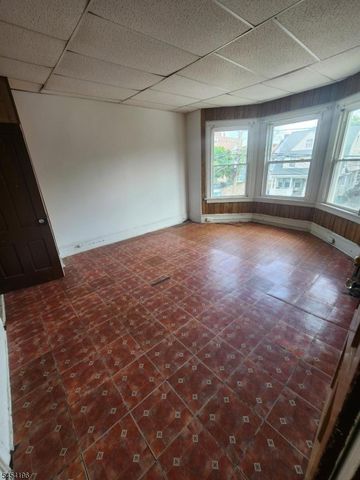 638 E 25Th St, Paterson City, NJ 07504