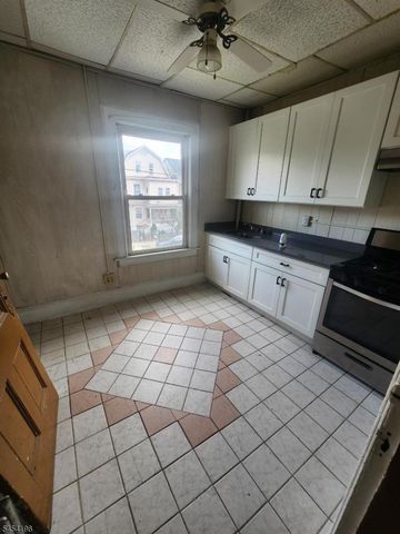 638 E 25Th St, Paterson City, NJ 07504