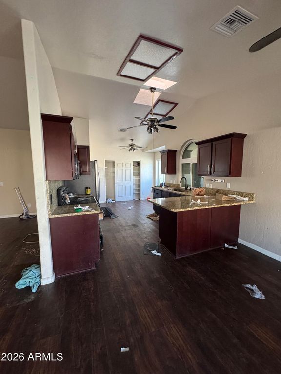 Image 4 of property listing at 1423 N 62ND Place, Mesa, AZ 85205