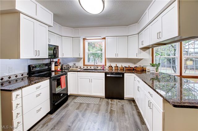 105 Windbrook Court, Elyria, OH 44035