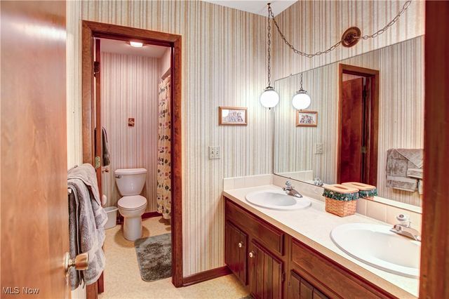 105 Windbrook Court, Elyria, OH 44035