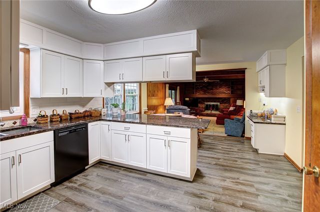 105 Windbrook Court, Elyria, OH 44035