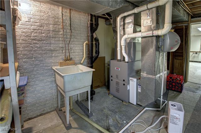 105 Windbrook Court, Elyria, OH 44035