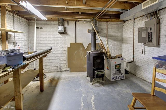 105 Windbrook Court, Elyria, OH 44035