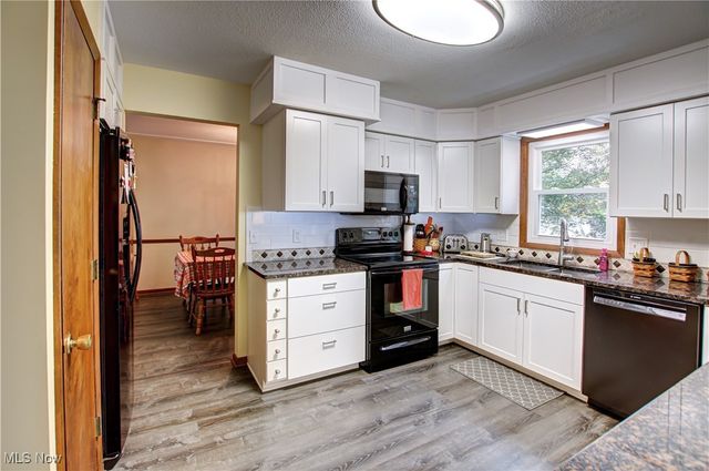 105 Windbrook Court, Elyria, OH 44035