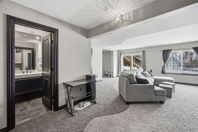 2499 Plymouth Street, Marion, IA 52302