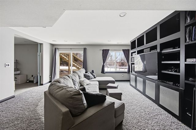 2499 Plymouth Street, Marion, IA 52302