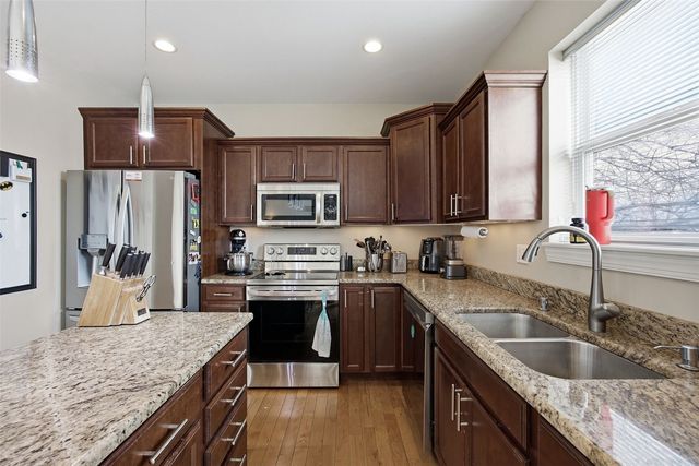 2499 Plymouth Street, Marion, IA 52302