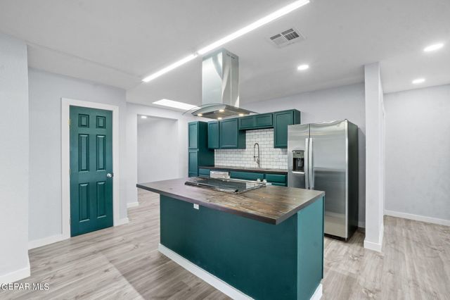 3705 VOLCANIC Avenue, El Paso, TX 79904