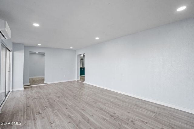 3705 VOLCANIC Avenue, El Paso, TX 79904