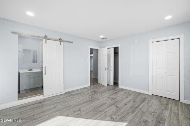 3705 VOLCANIC Avenue, El Paso, TX 79904