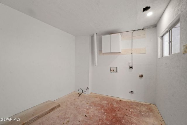 3705 VOLCANIC Avenue, El Paso, TX 79904