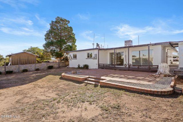 3705 VOLCANIC Avenue, El Paso, TX 79904