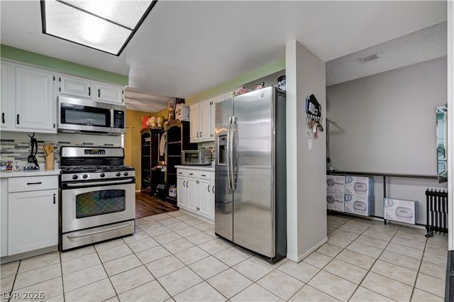 3928 Edgemoor Way, Las Vegas, NV 89121