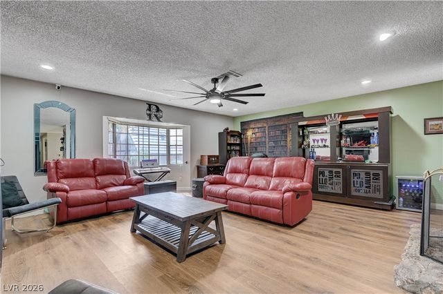 3928 Edgemoor Way, Las Vegas, NV 89121