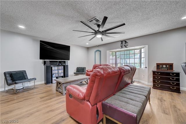 3928 Edgemoor Way, Las Vegas, NV 89121