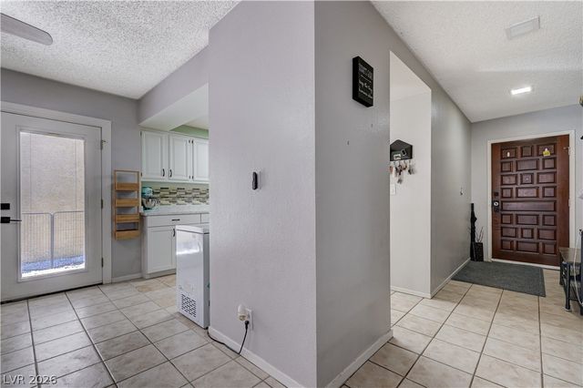 3928 Edgemoor Way, Las Vegas, NV 89121