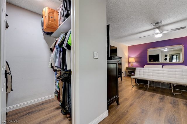 3928 Edgemoor Way, Las Vegas, NV 89121