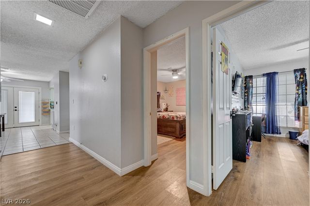 3928 Edgemoor Way, Las Vegas, NV 89121