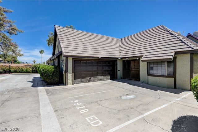 3928 Edgemoor Way, Las Vegas, NV 89121