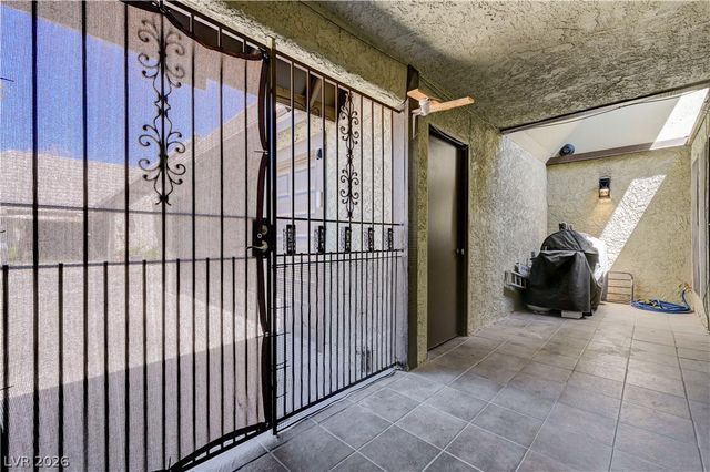 3928 Edgemoor Way, Las Vegas, NV 89121