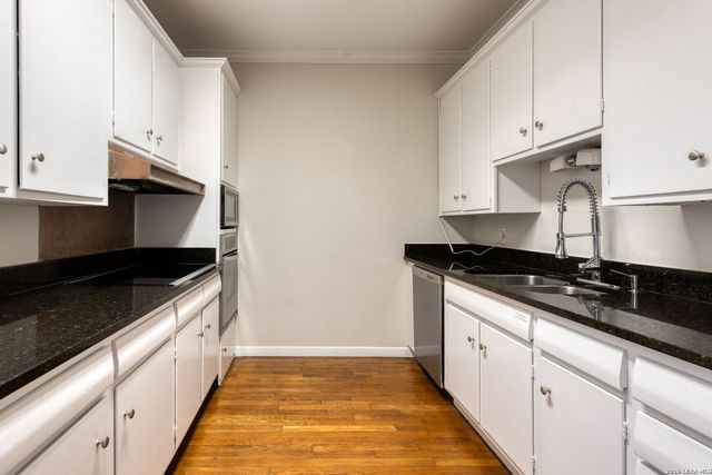 241 W HERMINE BLVD, San Antonio, TX 78212