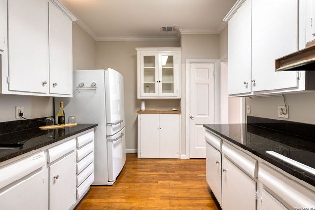 241 W HERMINE BLVD, San Antonio, TX 78212