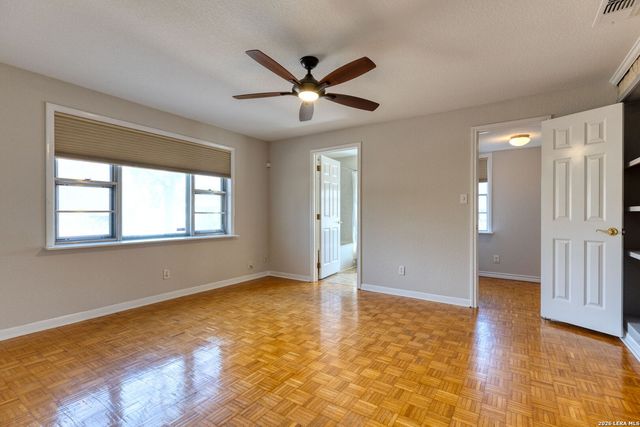 241 W HERMINE BLVD, San Antonio, TX 78212