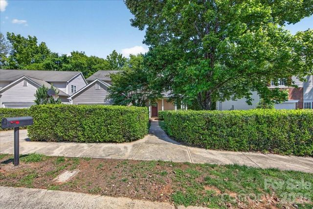 9200 Royal Highlands Court, Charlotte, NC 28277