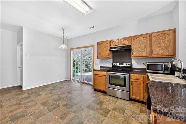 9200 Royal Highlands Court, Charlotte, NC 28277