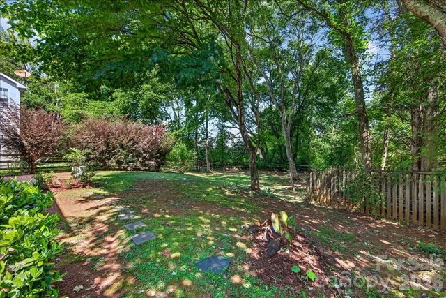 9200 Royal Highlands Court, Charlotte, NC 28277