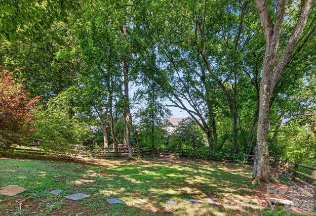 9200 Royal Highlands Court, Charlotte, NC 28277