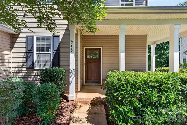 9200 Royal Highlands Court, Charlotte, NC 28277