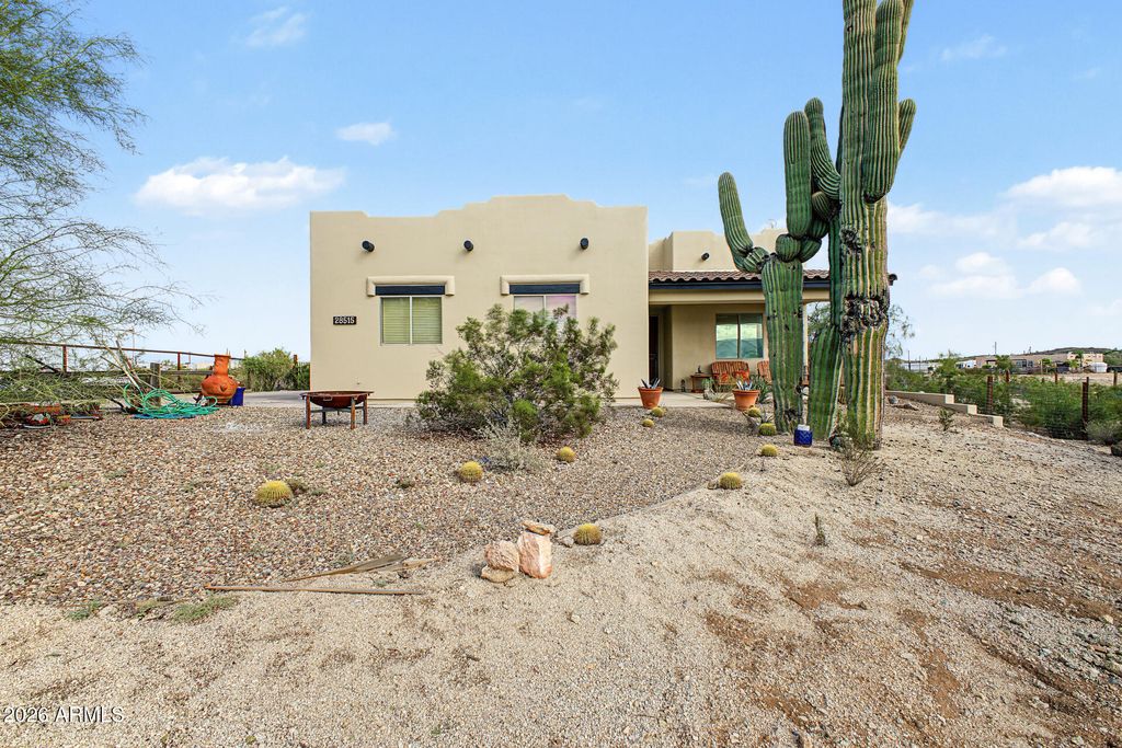 28515 N SADDLE TRAMP Way, San Tan Valley, AZ 85144 — exterior