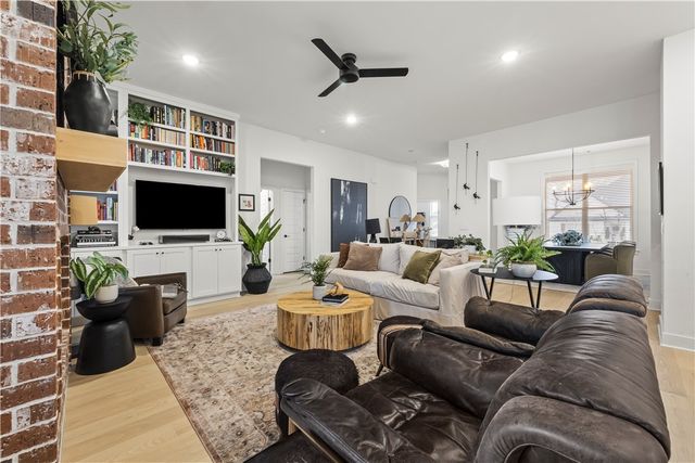 4816 N Marshall Avenue, Fayetteville, AR 72764