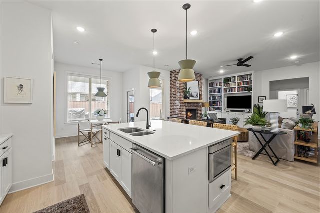 4816 N Marshall Avenue, Fayetteville, AR 72764