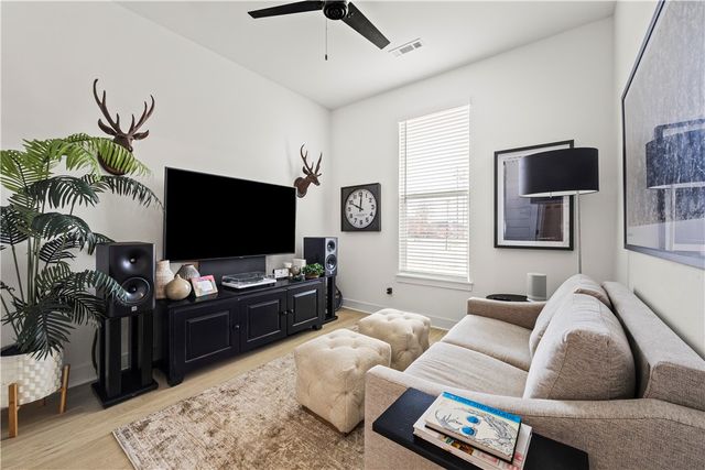 4816 N Marshall Avenue, Fayetteville, AR 72764