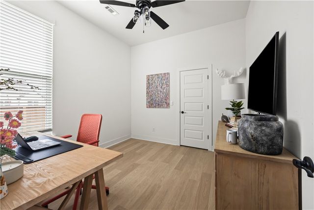 4816 N Marshall Avenue, Fayetteville, AR 72764