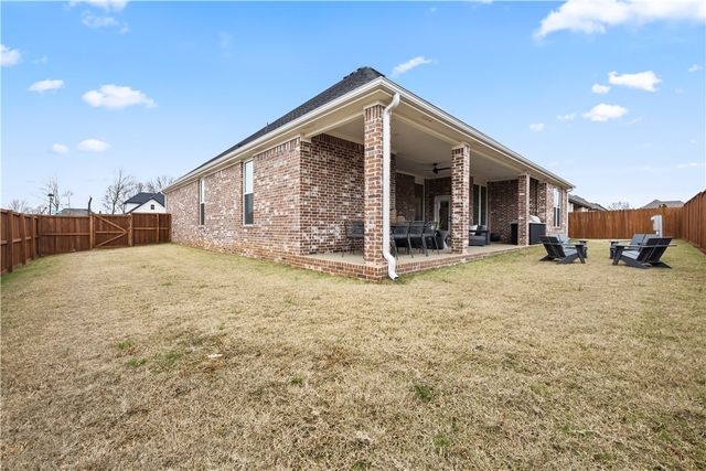 4816 N Marshall Avenue, Fayetteville, AR 72764
