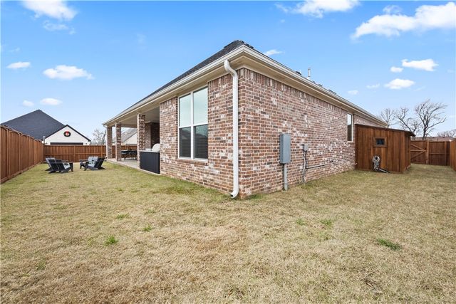 4816 N Marshall Avenue, Fayetteville, AR 72764