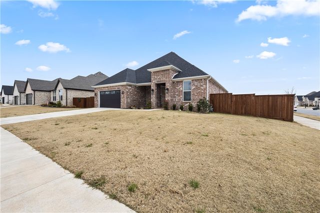 4816 N Marshall Avenue, Fayetteville, AR 72764