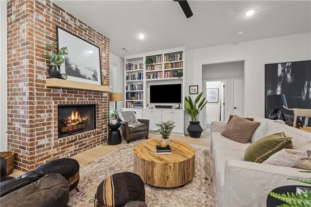 4816 N Marshall Avenue, Fayetteville, AR 72764