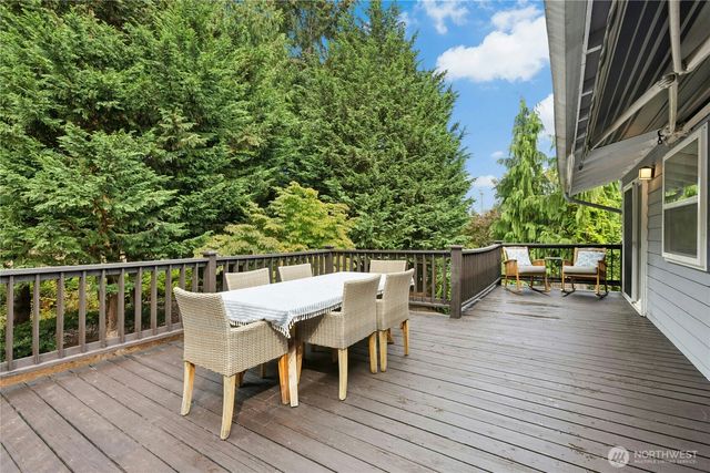6913 125th Avenue SE, Newcastle, WA 98056