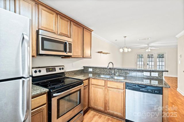 1215 Green Oaks Lane H, Charlotte, NC 28205