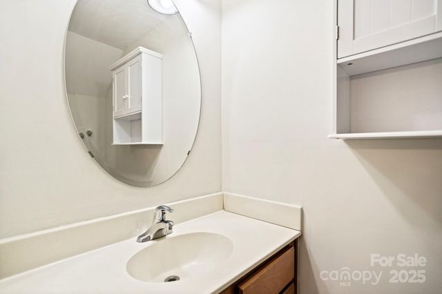 1215 Green Oaks Lane H, Charlotte, NC 28205