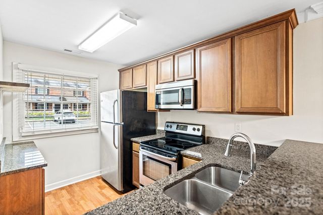 1215 Green Oaks Lane H, Charlotte, NC 28205