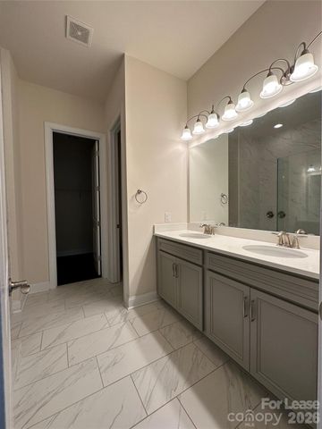 9131 Gladden Hill Lane, Pineville, NC 28134