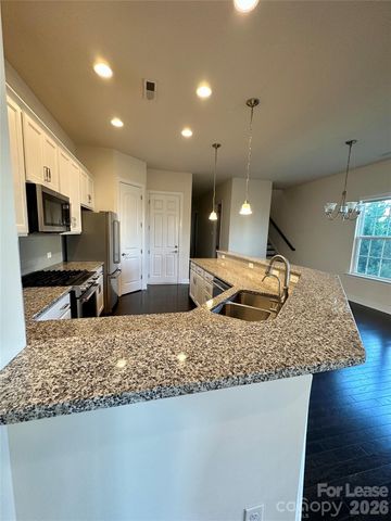 9131 Gladden Hill Lane, Pineville, NC 28134